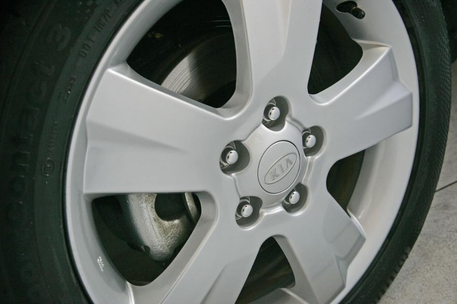  Kia Venga 2010 года  (фото 41 из 199)